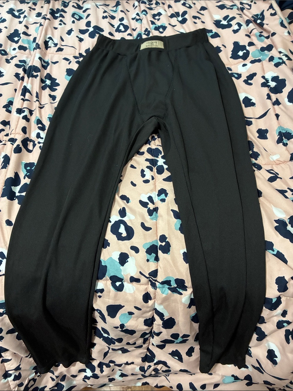 Black ribbed leggings